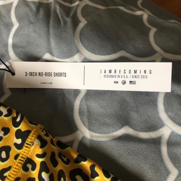 Leopard print booty shorts - Picture 2 of 6